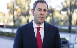澳大利亚财务
部长表现当局
将实现第二次财务
盈余