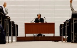 日本央举动
鹰派打开双重惊喜的大门