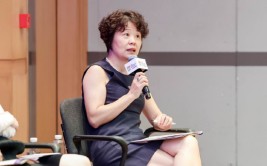 建银国际崔历：上半年服务业复苏比力
慢，影响收入和就业