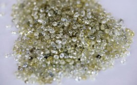 英美资源团体
出售戴比尔斯的筹划
因钻石产量减少
而变得复杂