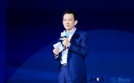 姚洋：上海假如
要比肩香港和伦敦，不应该搞制造业、高科技，上海应该变成国际金融中心