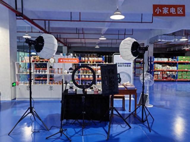 每天四五百万份订单从中国发货，直播跨境购物在越南爆发 每天四五百万份订单从中国发货，直播跨境购物在越南发作
 时时快讯