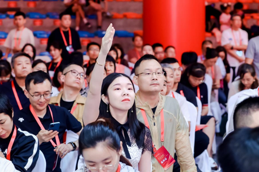 五粮液股东大会：以稳健之姿 积蓄进取之力 开启高质量发展新篇章 五粮液股东大会：以妥当之姿 积贮进取之力 开启高质量发展新篇章 时时快讯