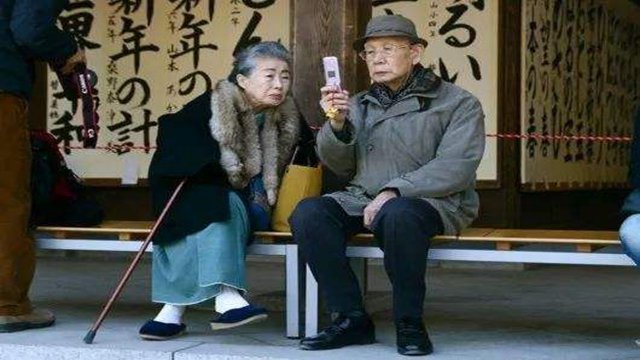 日本“高龄单人户”激增，养老关照
机构停业数创新高 时时快讯