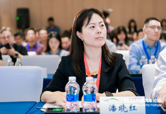 上海国际汽车城潘晓红：帮忙
构建一个开放共享、聪明
绿色的汽车财产
生态体系
 时时快讯